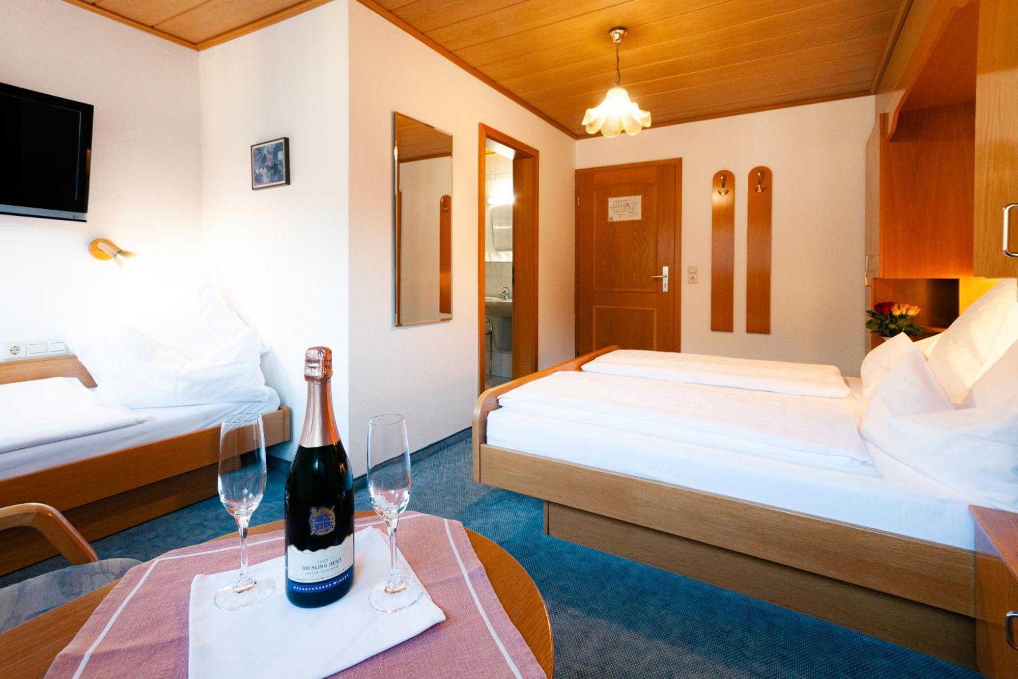 Hotel Gruenwinkel Oberharmersbach Eksteriør billede